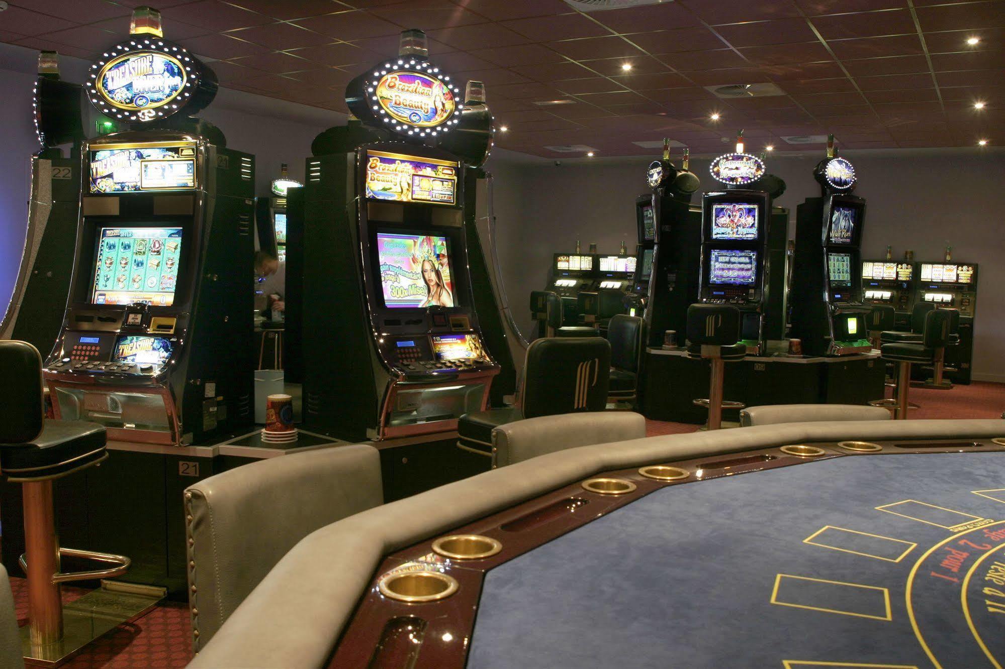 Trinite Hotel Ла-Трините-сюр-Мер Экстерьер фото